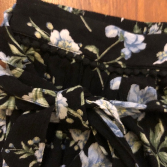 NWOT AEO Floral Wide Leg Pants - Picture 4 of 5